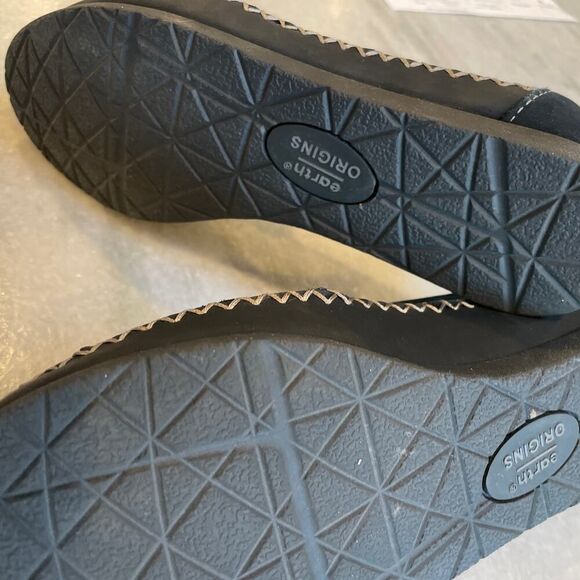 Women's Earth Origins Loralei Perforated Loafer, Black, Size 6.5 - Picture 6 of 10